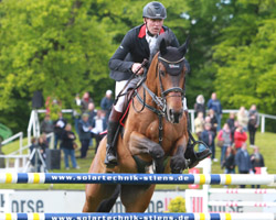 Seinen letzten Derbyauftritt meisterte Nacorde unter André Thieme auf dem 5. Platz nochmal souverän. Foto: Wego