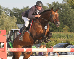 Thomas Voß aus Schülp wurde auf dem Hengst Carinjo Dritter im Großen Preis von Spangenberg. Foto: Wego