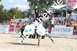 2016-07-24: Silver Surfer  bei CSI Reitturnier in Groß Viegeln