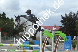 2022-06-14: Georginia  bei Reitturnier in Neu Benthen