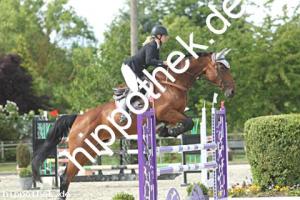 2022-06-14: Charmina  bei Reitturnier in Neu Benthen