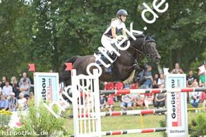 2022-07-31: Carmen  bei Reitturnier in Blowatz