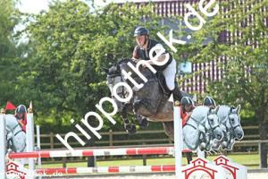 2024-06-26: Dwayne the Rock  bei Reitturnier in Neu Benthen